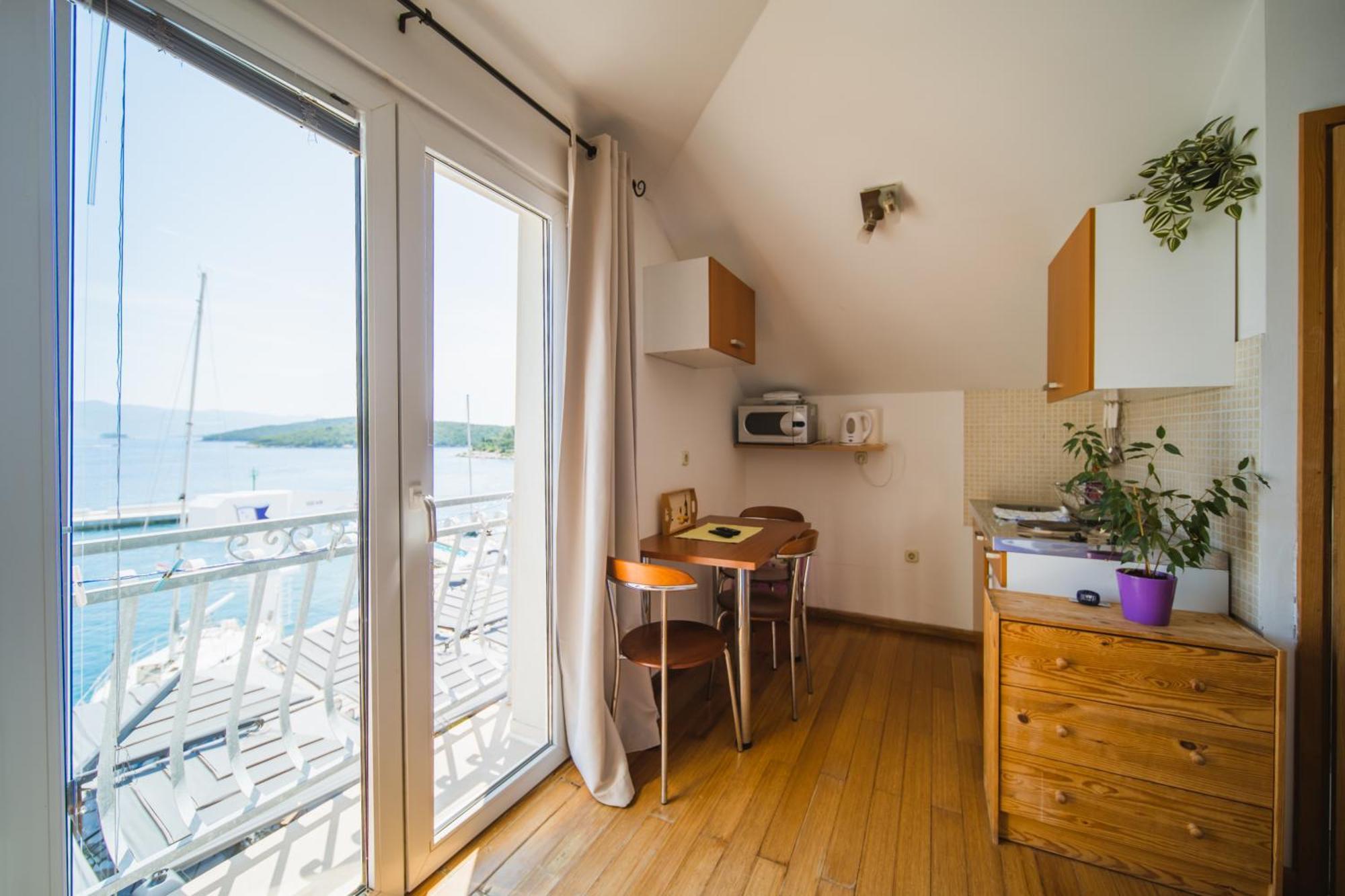 Apartments And Rooms Denoble Korcula Town Exterior foto