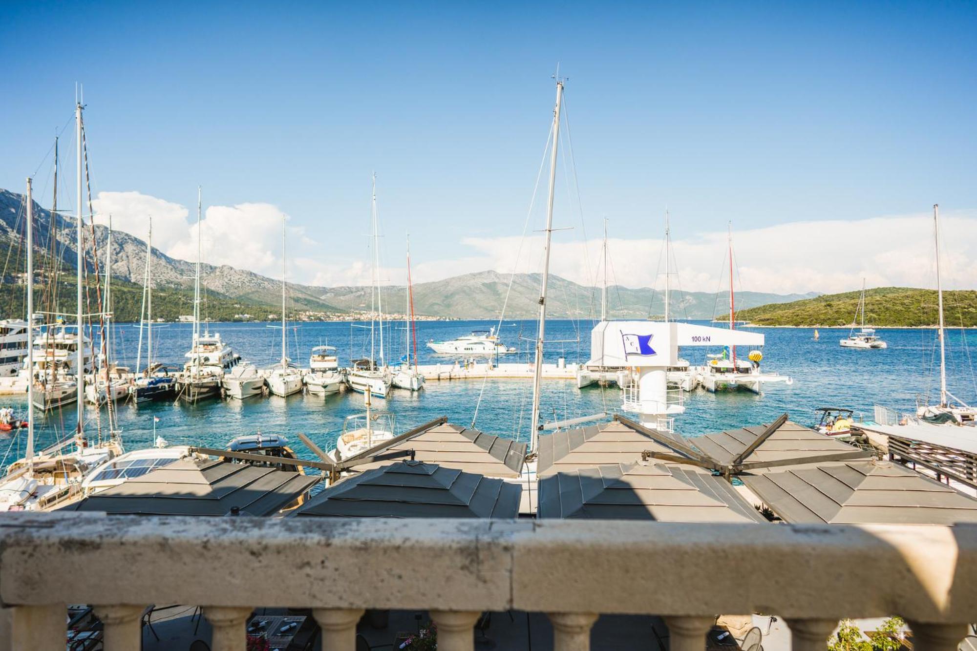 Apartments And Rooms Denoble Korcula Town Exterior foto