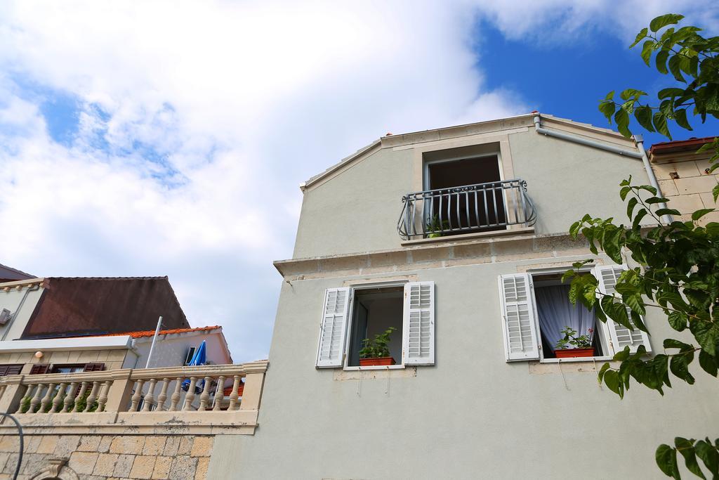 Apartments And Rooms Denoble Korcula Town Exterior foto