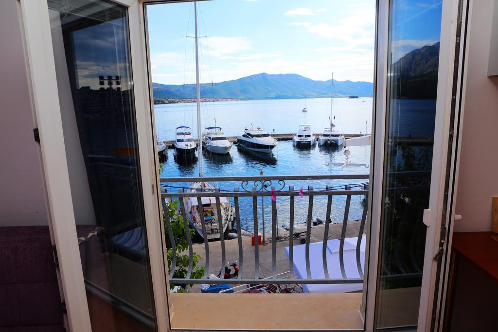 Apartments And Rooms Denoble Korcula Town Exterior foto